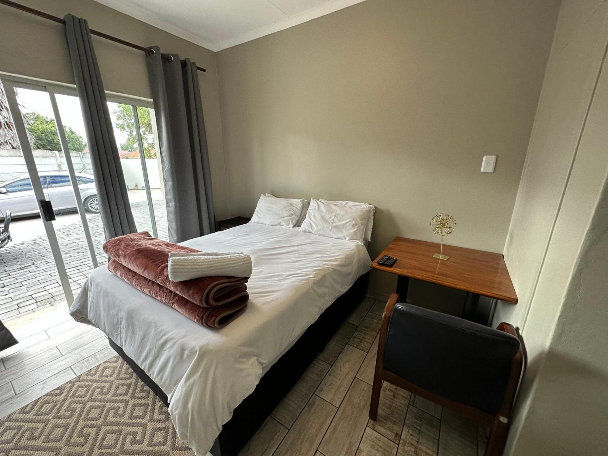 Favour Guest House Полокване Экстерьер фото