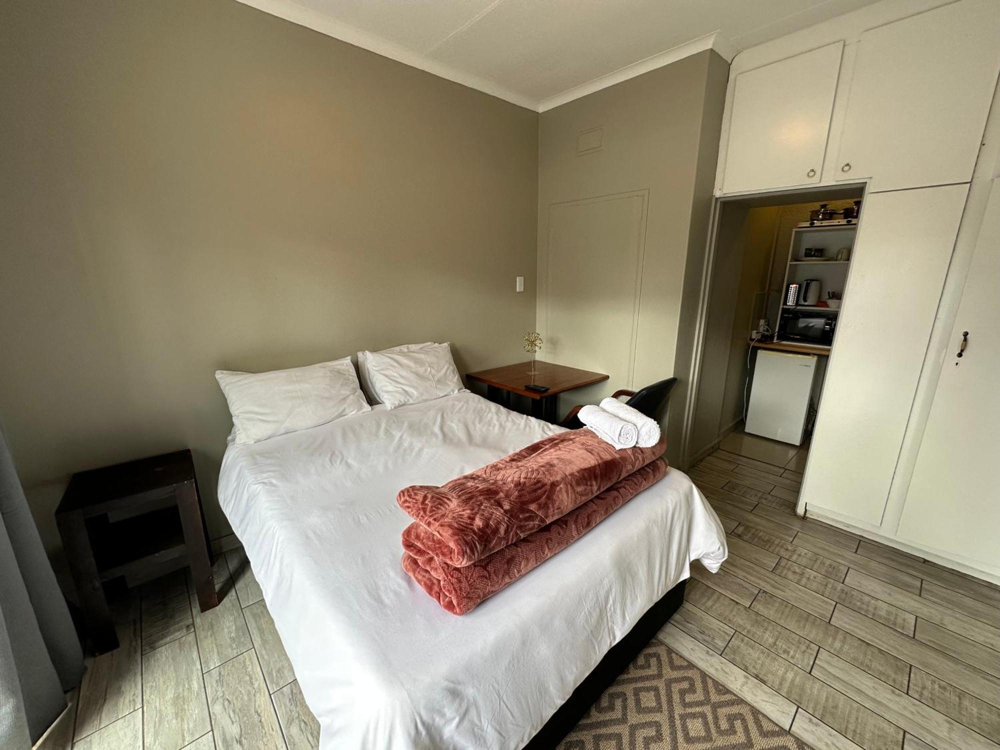 Favour Guest House Полокване Экстерьер фото